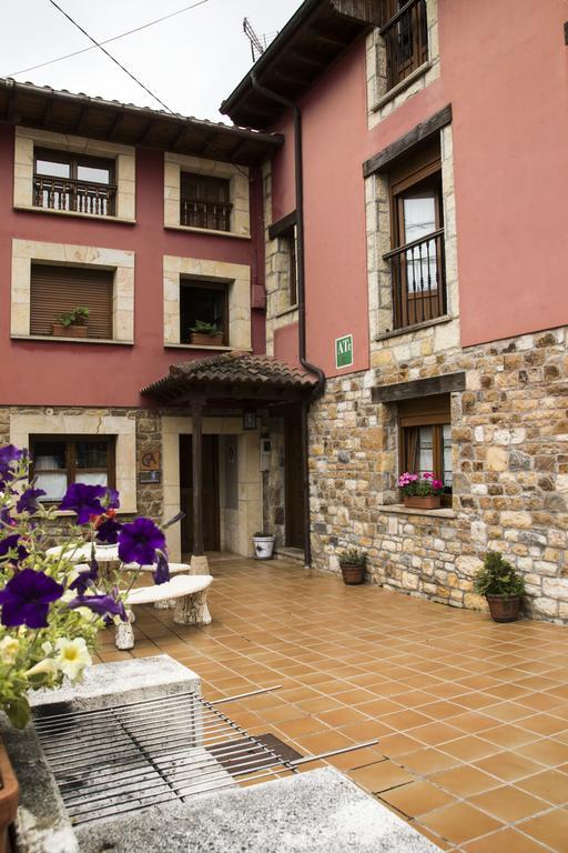 Apartamentos La Regoria Arenas De Cabrales Exterior photo